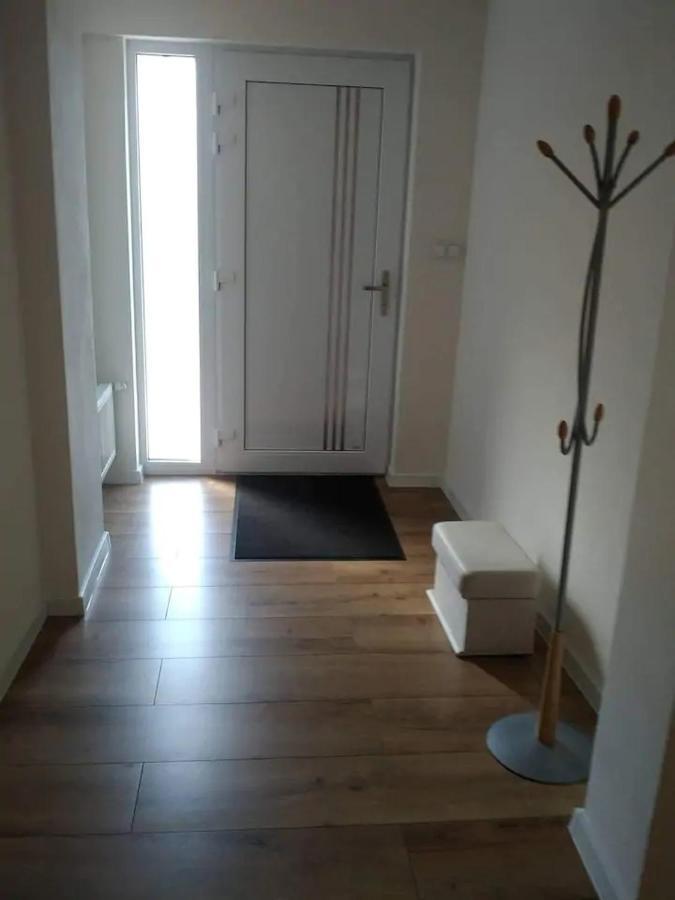 Slnecny Apartmanovy Dom Oszlány Kültér fotó