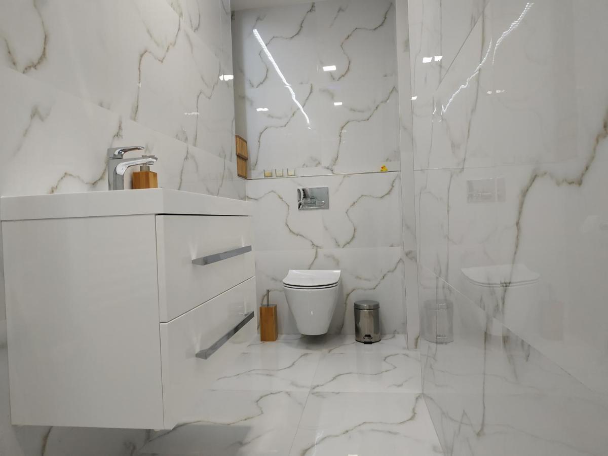 Slnecny Apartmanovy Dom Oszlány Kültér fotó