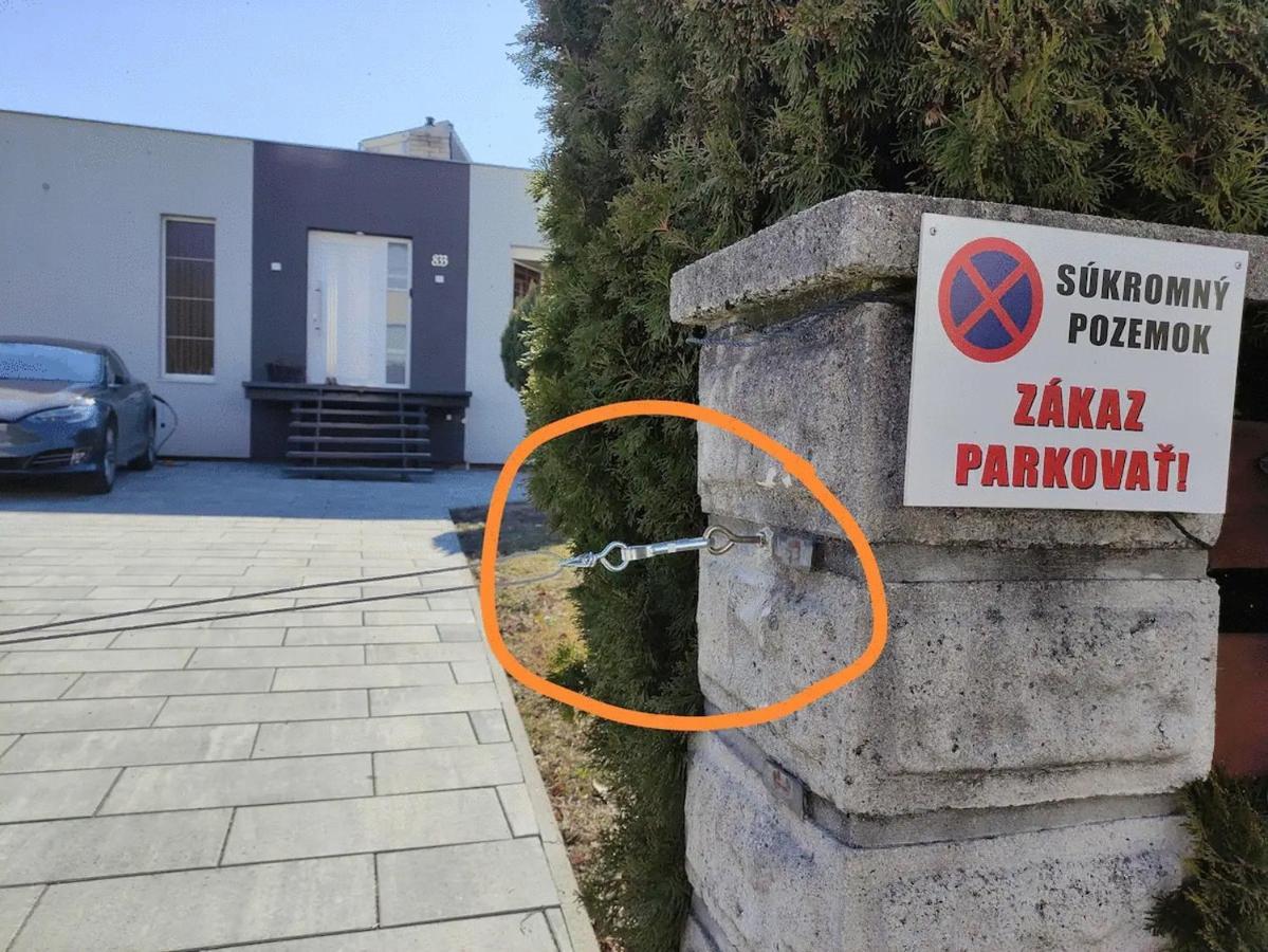 Slnecny Apartmanovy Dom Oszlány Kültér fotó